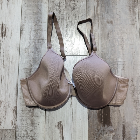 Chantelle Women's C Idéal Back Smoothing Bra38C - Picture 2 of 6